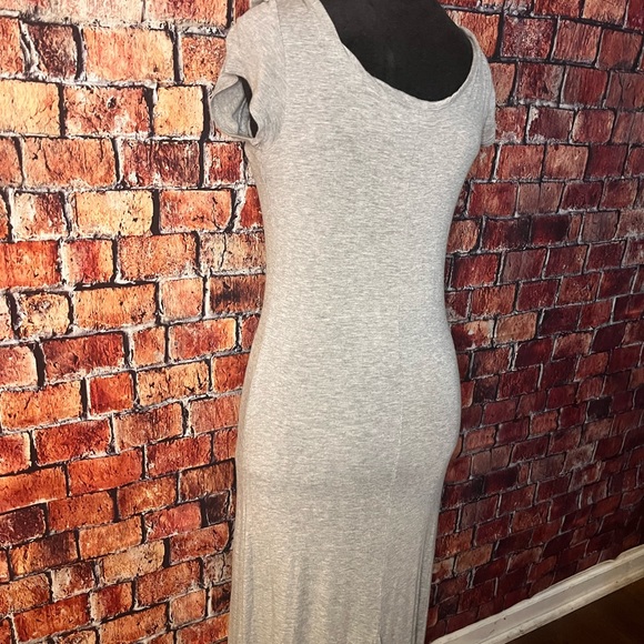 Women’s Dress - Picture 5 of 9